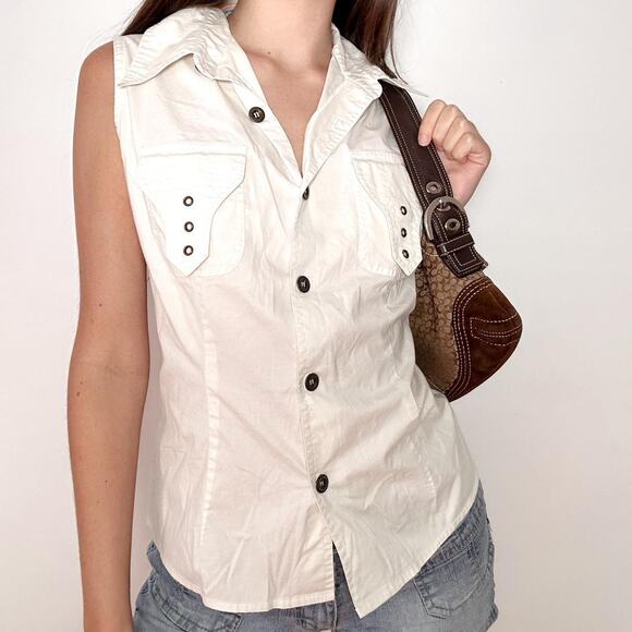 Clio white cargo button up top - Picture 3 of 6